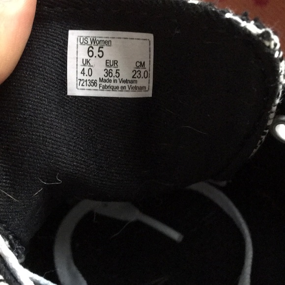 Vans - Picture 4 of 4